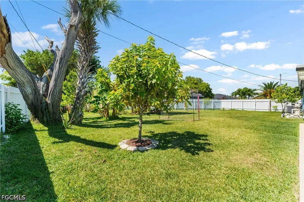 2515 SE 4th Avenue Cape Coral FL 33904
