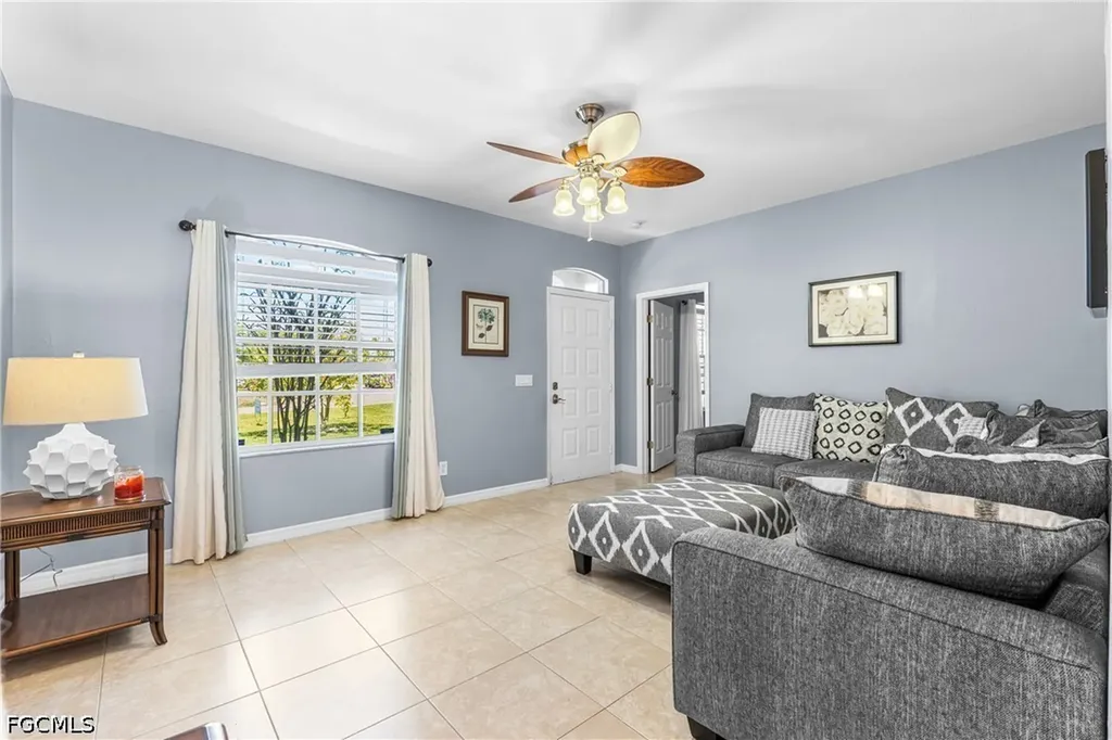 2515 SE 4th Avenue Cape Coral FL 33904