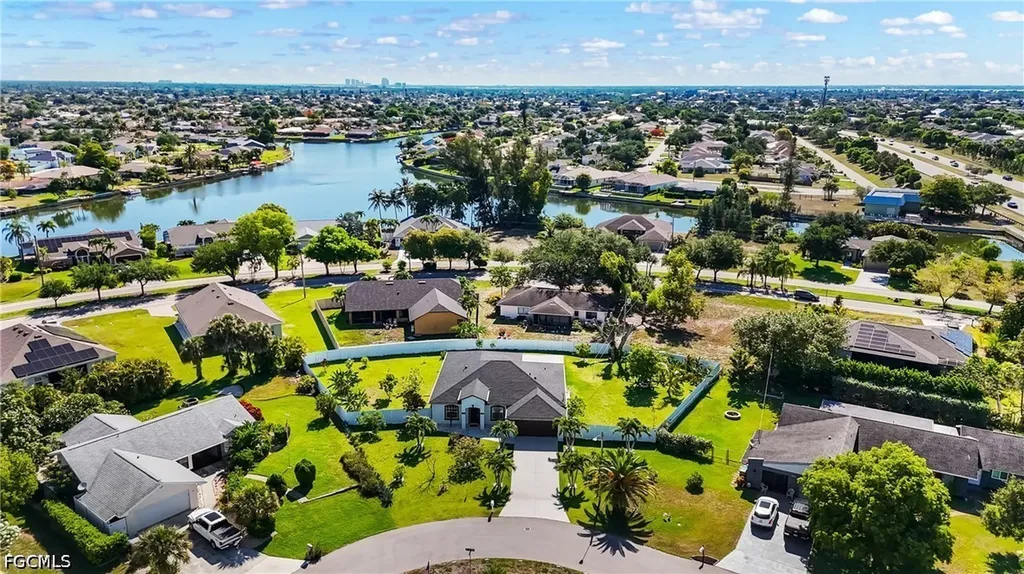 2515 SE 4th Avenue Cape Coral FL 33904