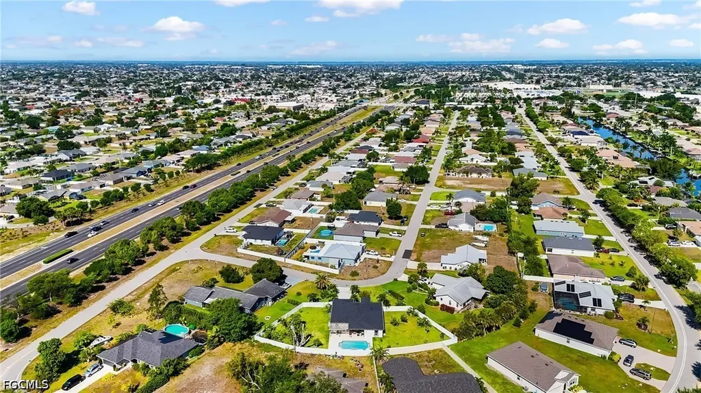 2515 SE 4th Avenue Cape Coral FL 33904