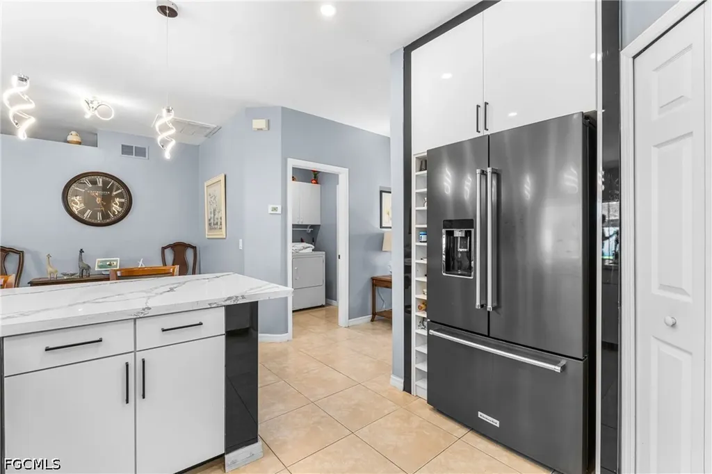 2515 SE 4th Avenue Cape Coral FL 33904