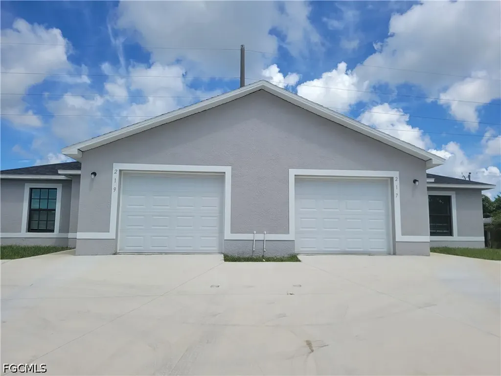 217/219 Cape Coral Parkway W Cape Coral FL 33914