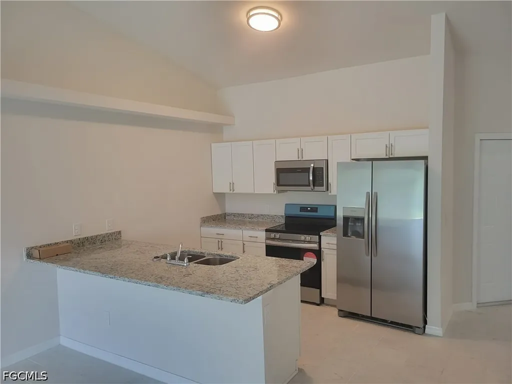 217/219 Cape Coral Parkway W Cape Coral FL 33914