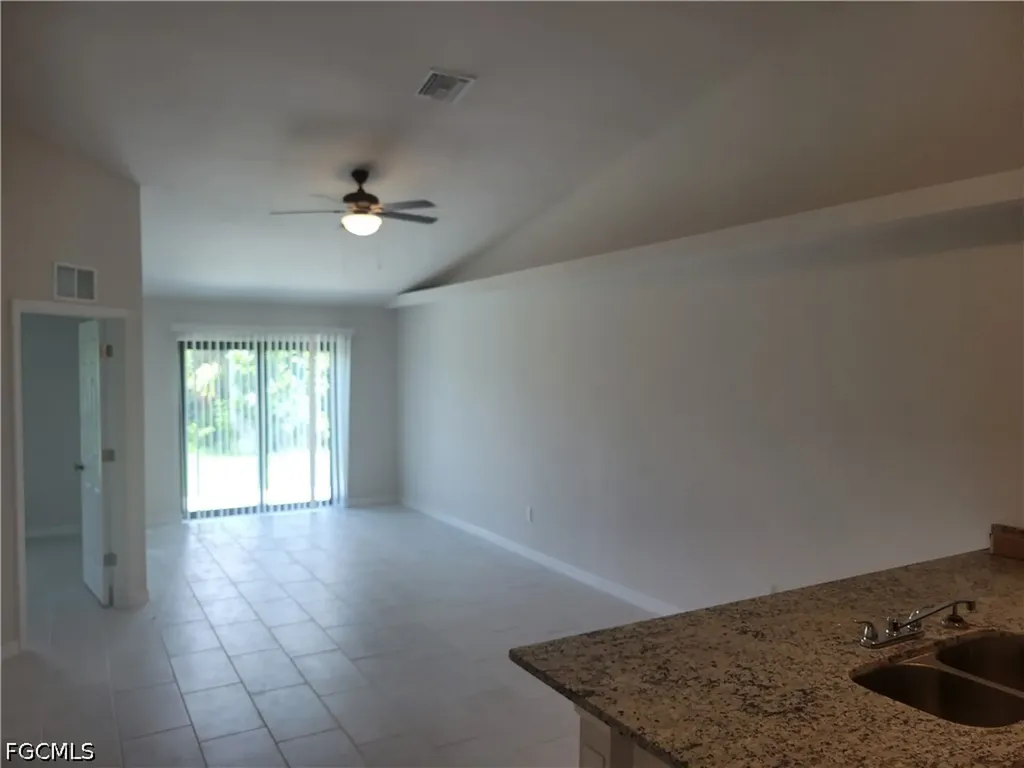 217/219 Cape Coral Parkway W Cape Coral FL 33914