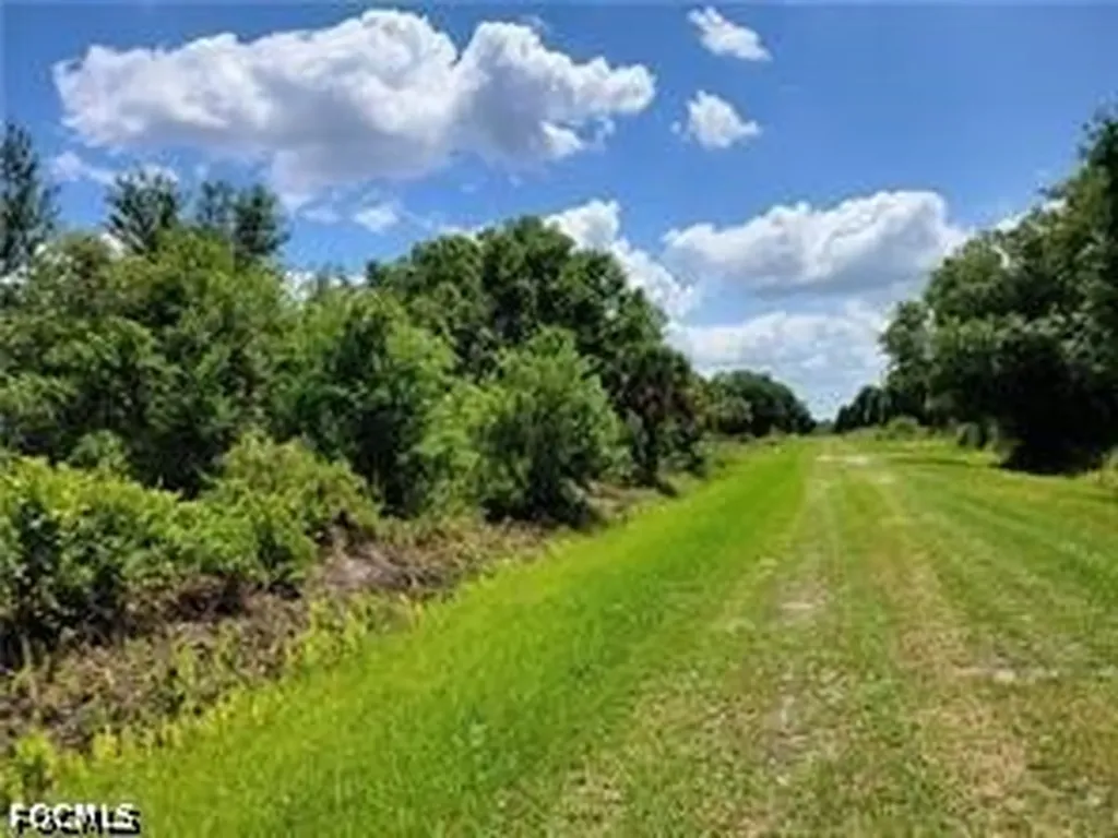 19787 270 NW Okeechobee FL 34972