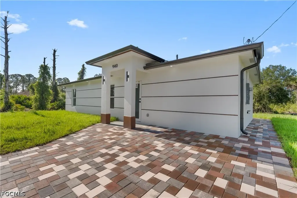 940 Berg Street E Lehigh Acres FL 33974
