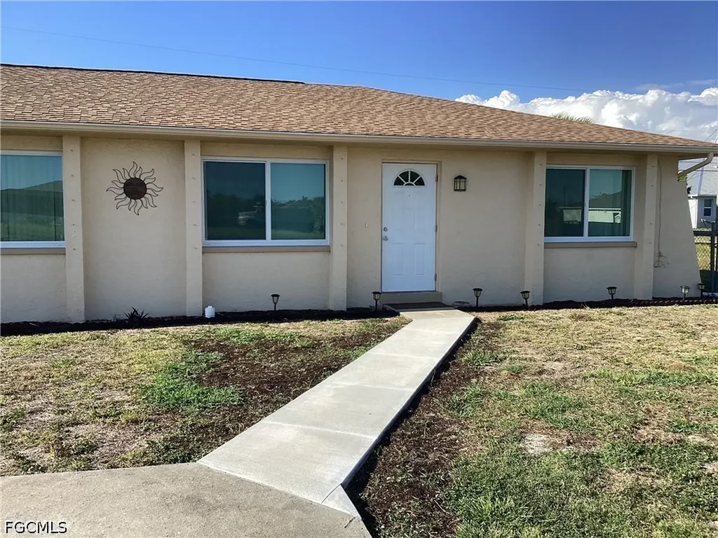 1123 NE 15th Lane Cape Coral FL 33909