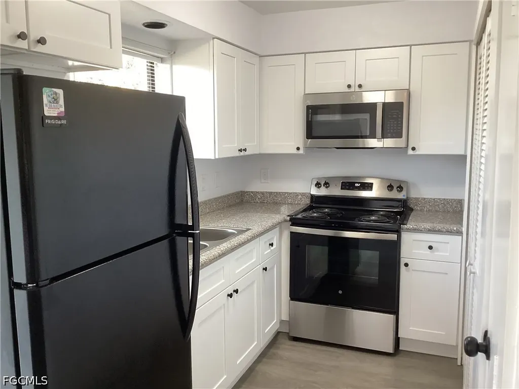 1123 NE 15th Lane Cape Coral FL 33909