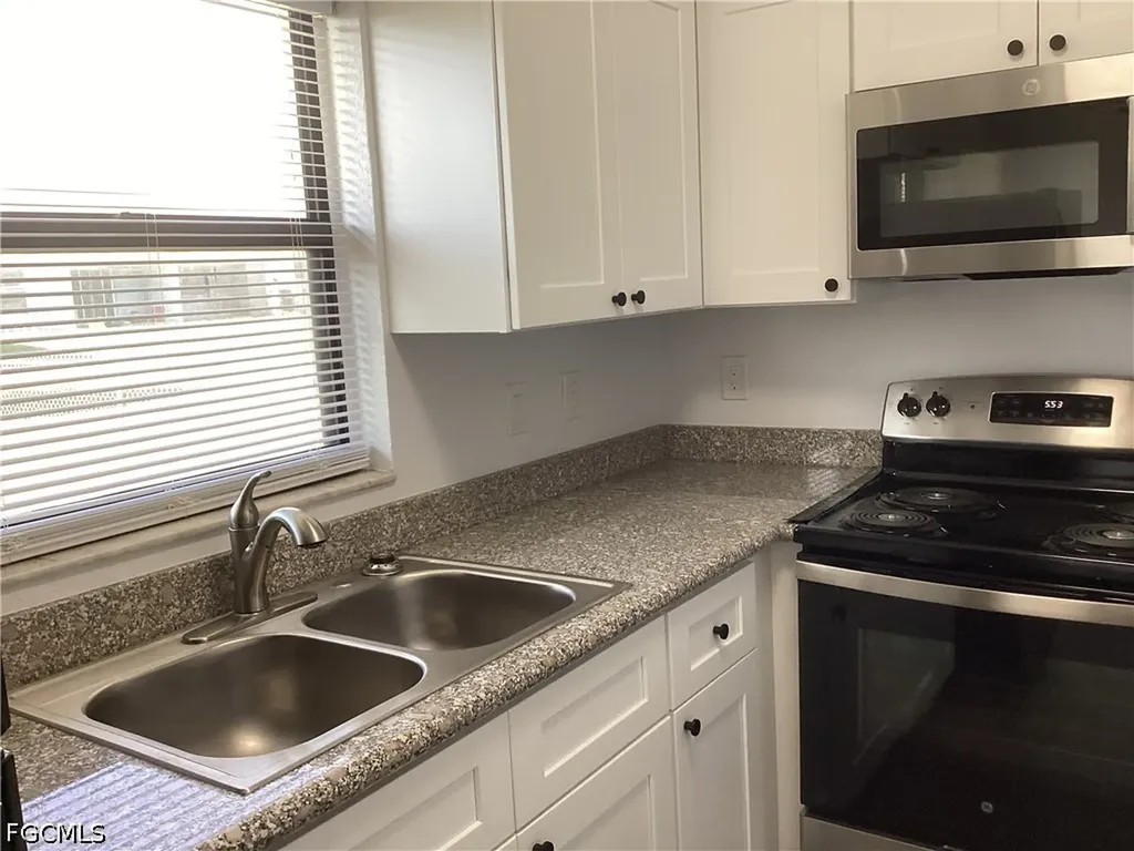 1123 NE 15th Lane Cape Coral FL 33909