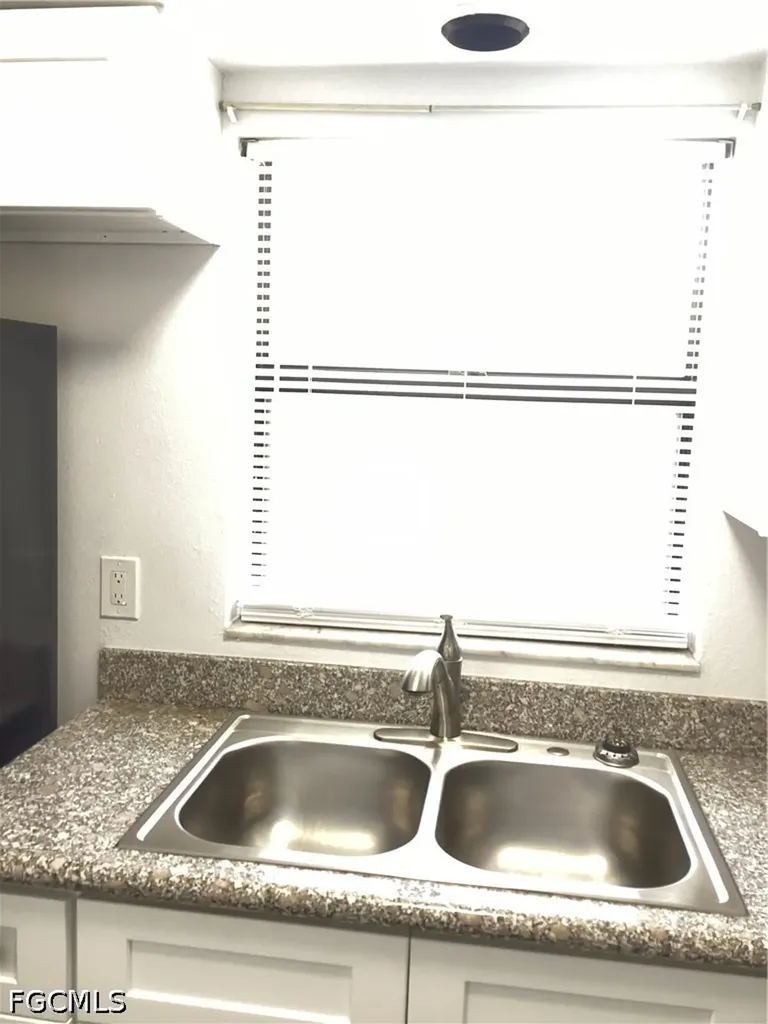 1123 NE 15th Lane Cape Coral FL 33909