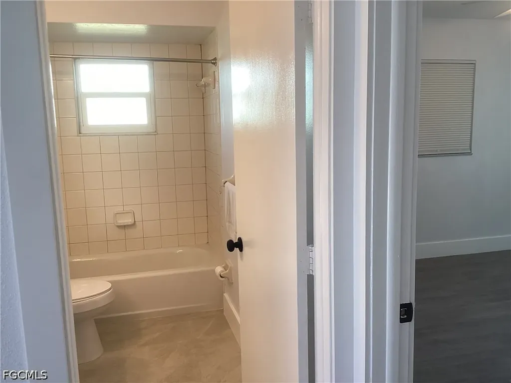 1123 NE 15th Lane Cape Coral FL 33909