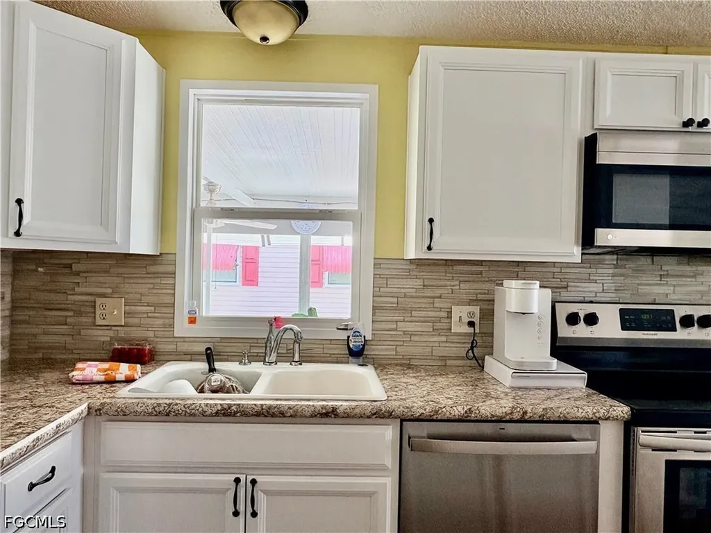 3021 Artesian Lane North Fort Myers FL 33917