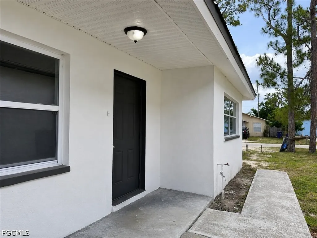 5422 9th Avenue Fort Myers FL 33907