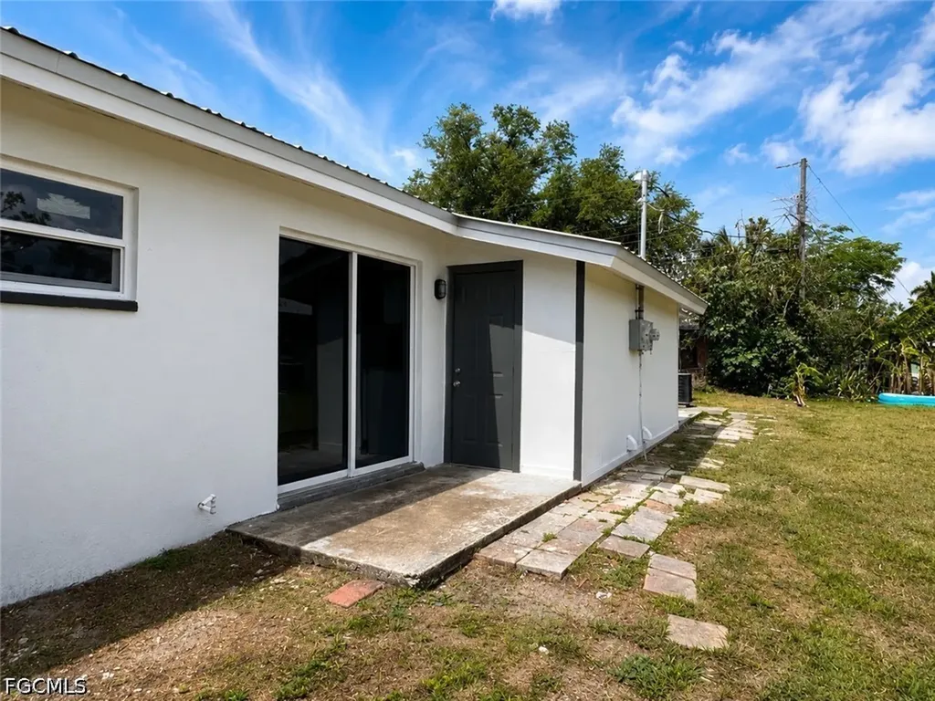 5422 9th Avenue Fort Myers FL 33907