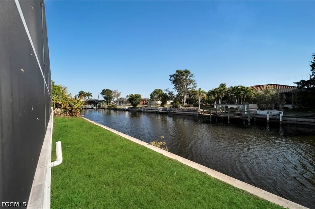 1430 SE 23rd Street Cape Coral FL 33990