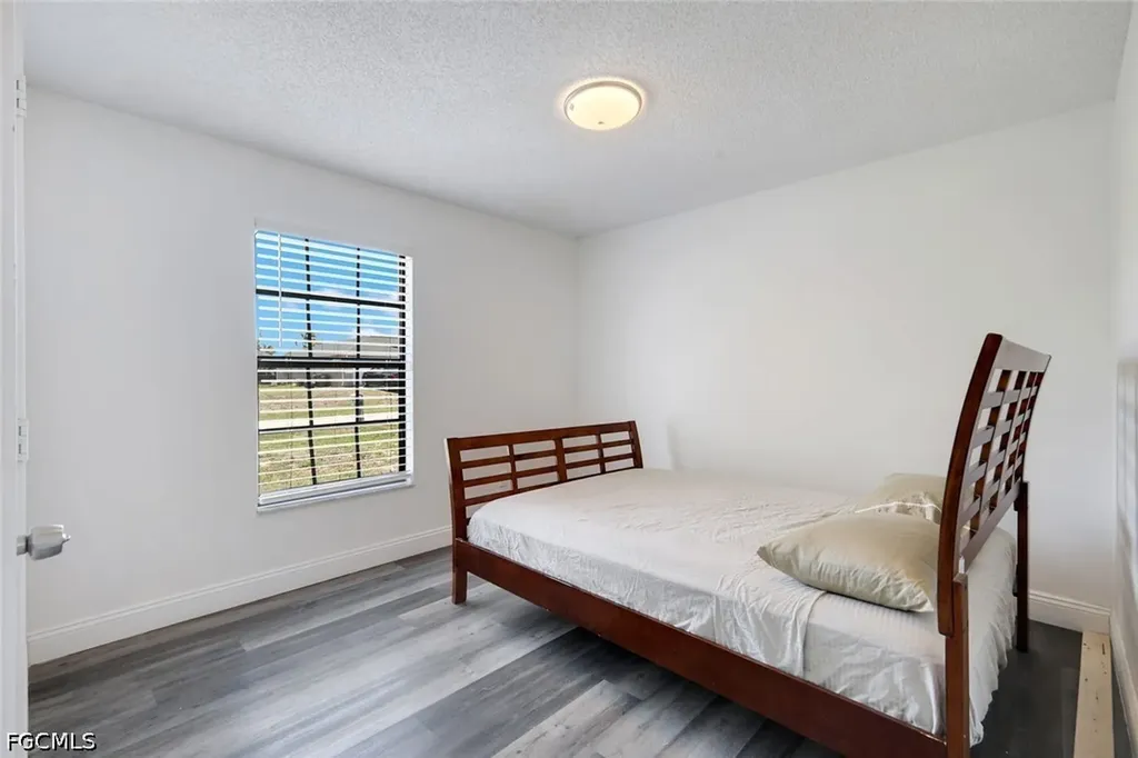 1307 SW 43rd Lane Cape Coral FL 33914