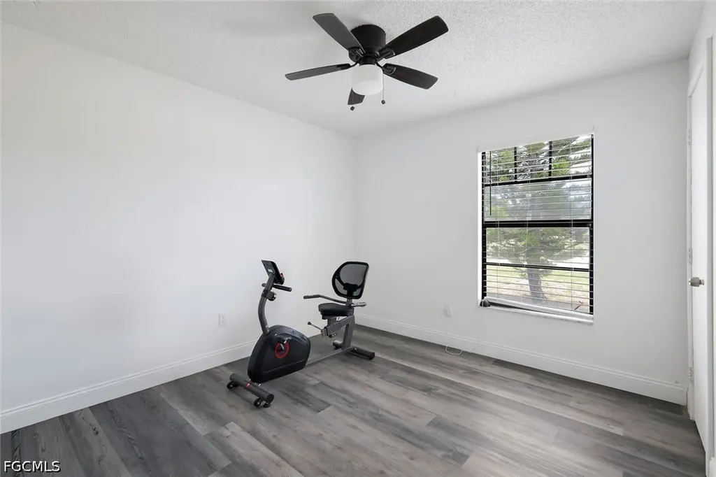 1307 SW 43rd Lane Cape Coral FL 33914