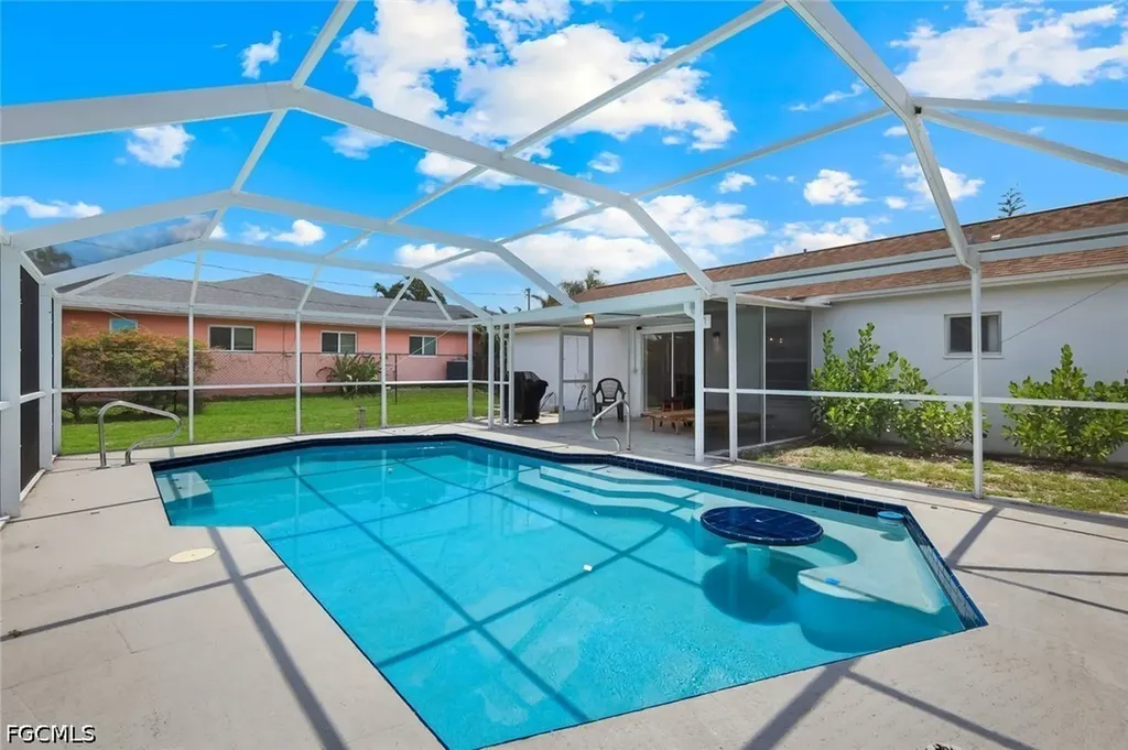 1307 SW 43rd Lane Cape Coral FL 33914
