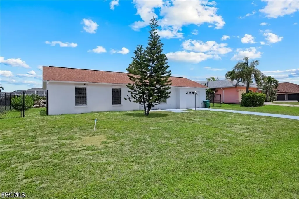 1307 SW 43rd Lane Cape Coral FL 33914