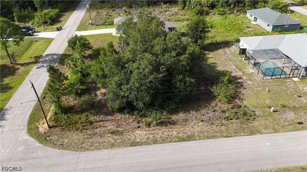 2025 Robert Avenue Alva FL 33920