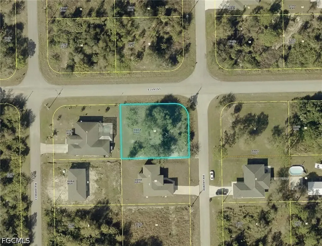 2025 Robert Avenue Alva FL 33920