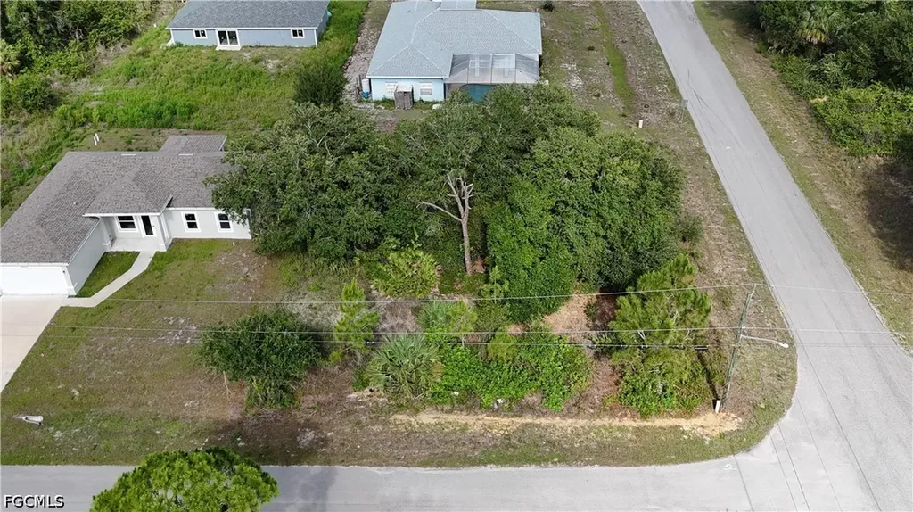 2025 Robert Avenue Alva FL 33920