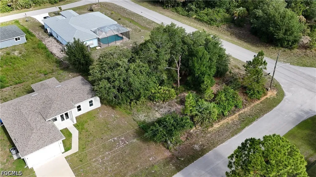 2025 Robert Avenue Alva FL 33920
