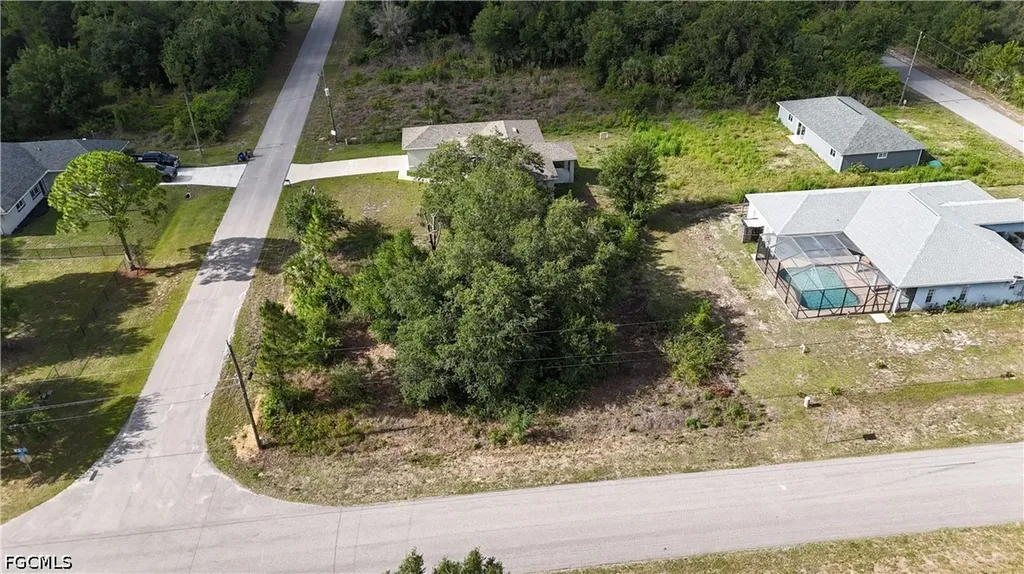 2025 Robert Avenue Alva FL 33920