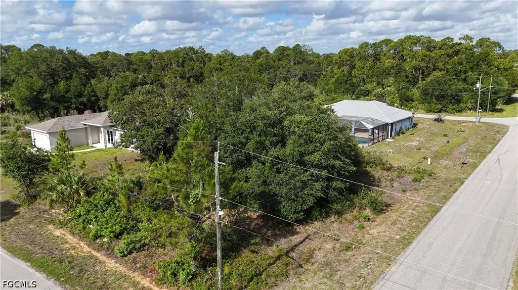 2025 Robert Avenue Alva FL 33920
