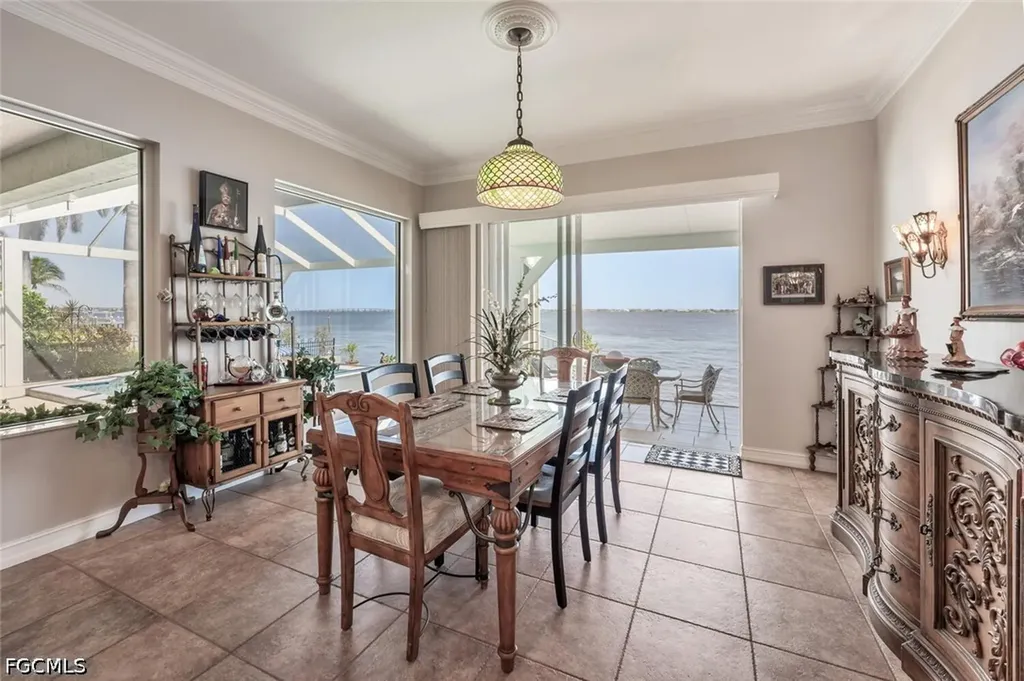 5727 Riverside Drive Cape Coral FL 33904