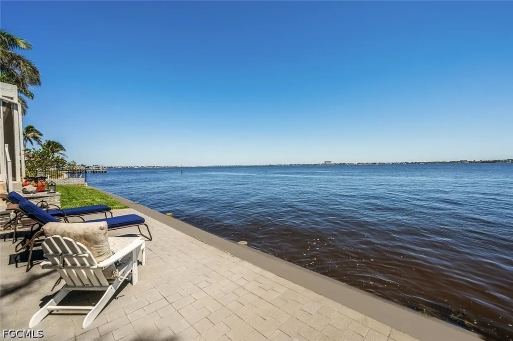5727 Riverside Drive Cape Coral FL 33904