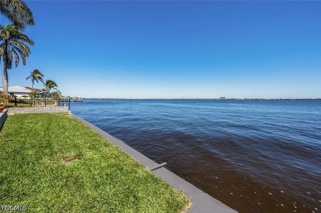 5727 Riverside Drive Cape Coral FL 33904