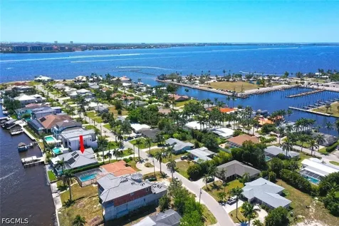 5727 Riverside Drive Cape Coral FL 33904