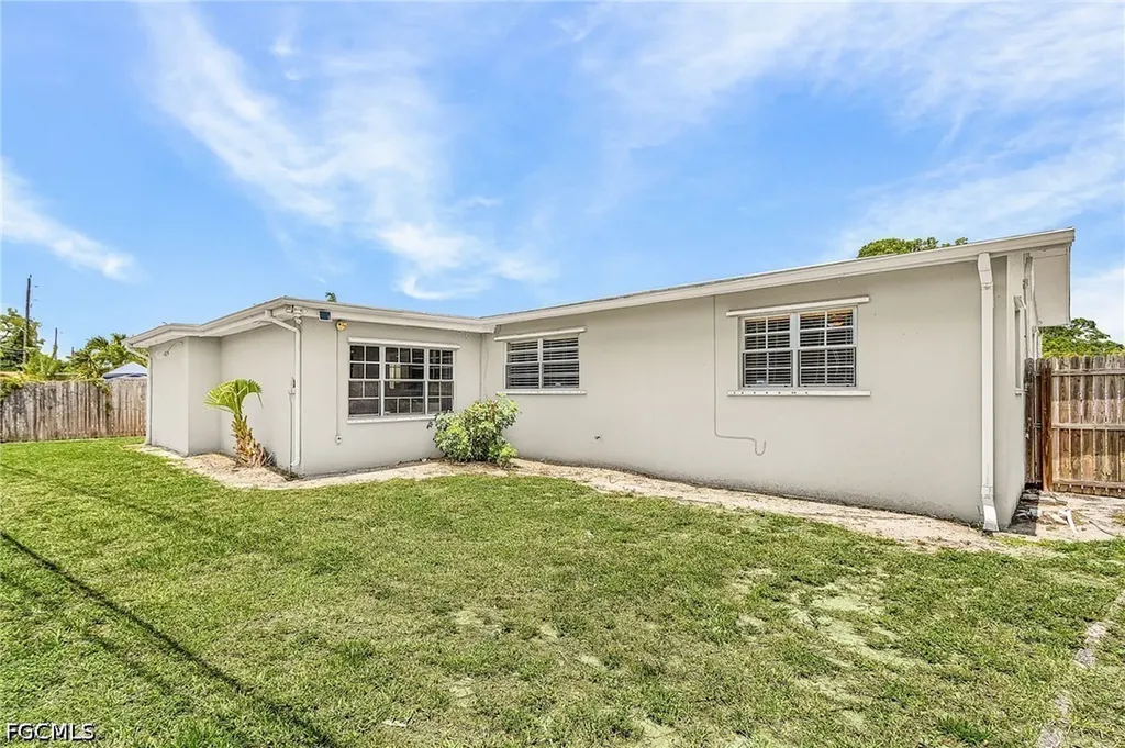 4360 Lagg Avenue Fort Myers FL 33901