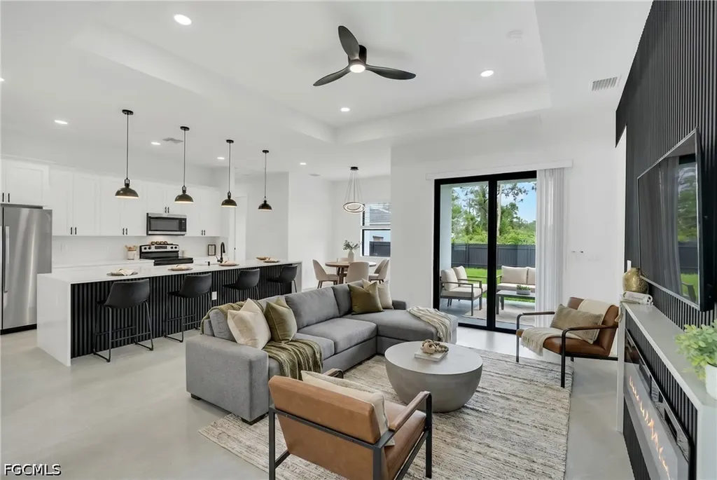 1047 Merry Street E Lehigh Acres FL 33974