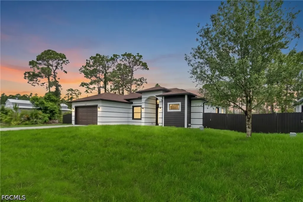 1047 Merry Street E Lehigh Acres FL 33974