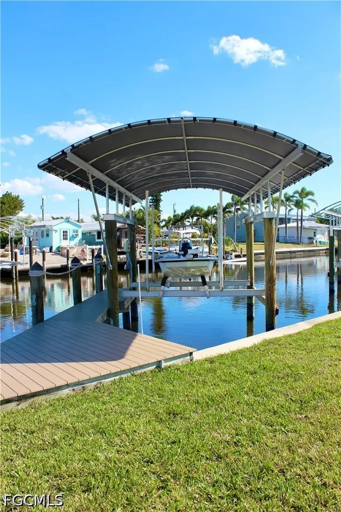 2744 Sanderling Court St. James City FL 33956