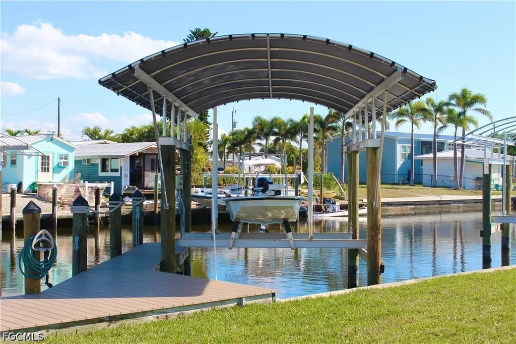 2744 Sanderling Court St. James City FL 33956