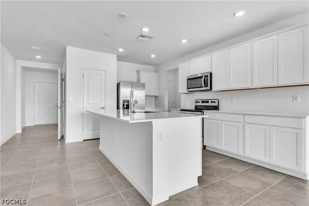 1424 Weeping Willow Court Cape Coral FL 33909