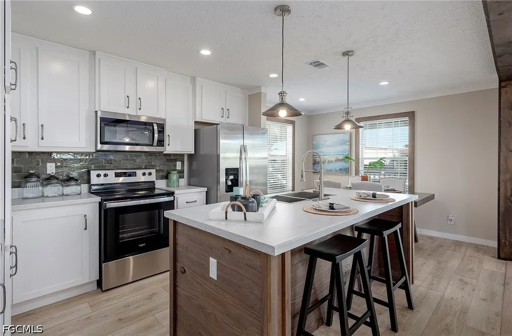 93 Poinsettia Drive Fort Myers FL 33905