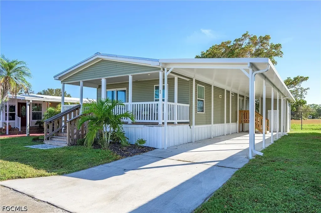 93 Poinsettia Drive Fort Myers FL 33905