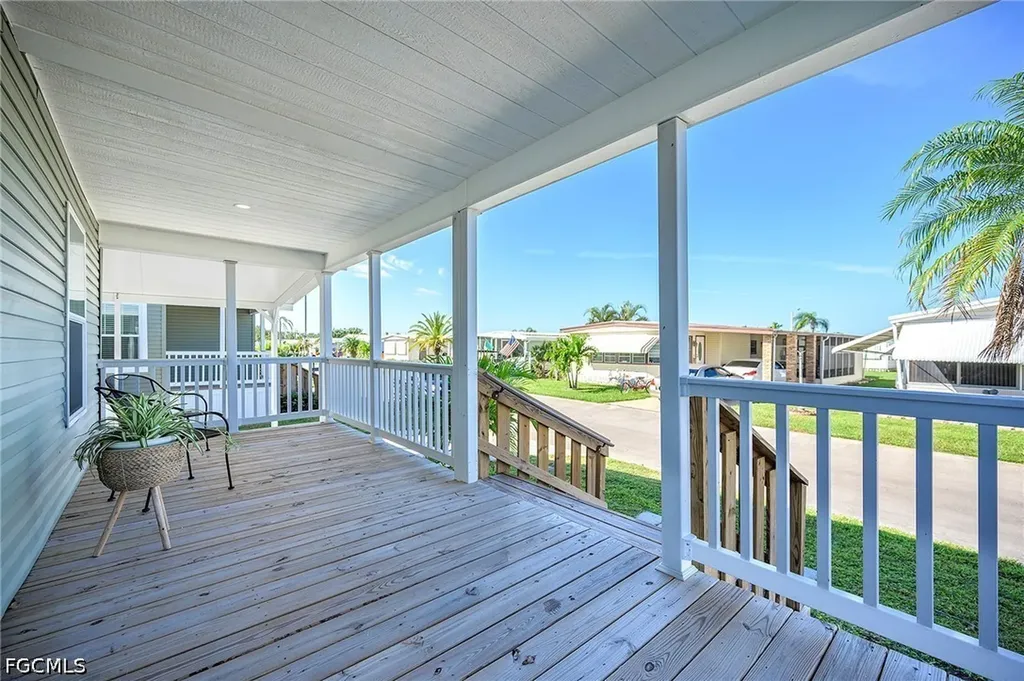 93 Poinsettia Drive Fort Myers FL 33905