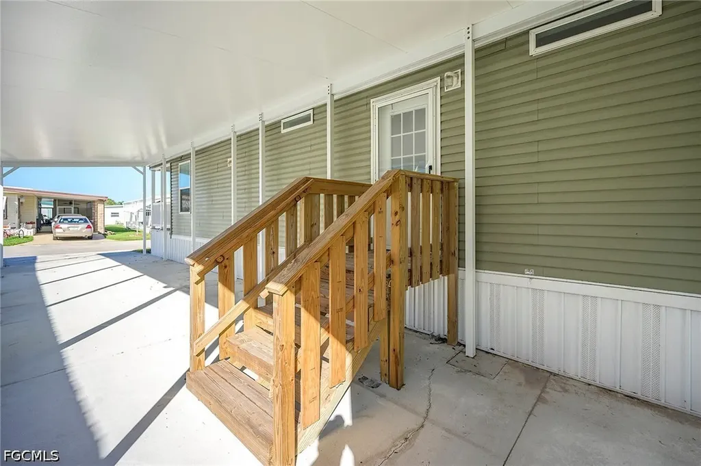 93 Poinsettia Drive Fort Myers FL 33905