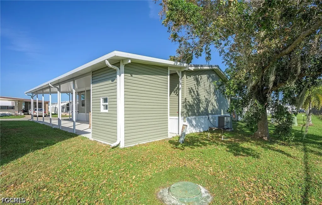 93 Poinsettia Drive Fort Myers FL 33905