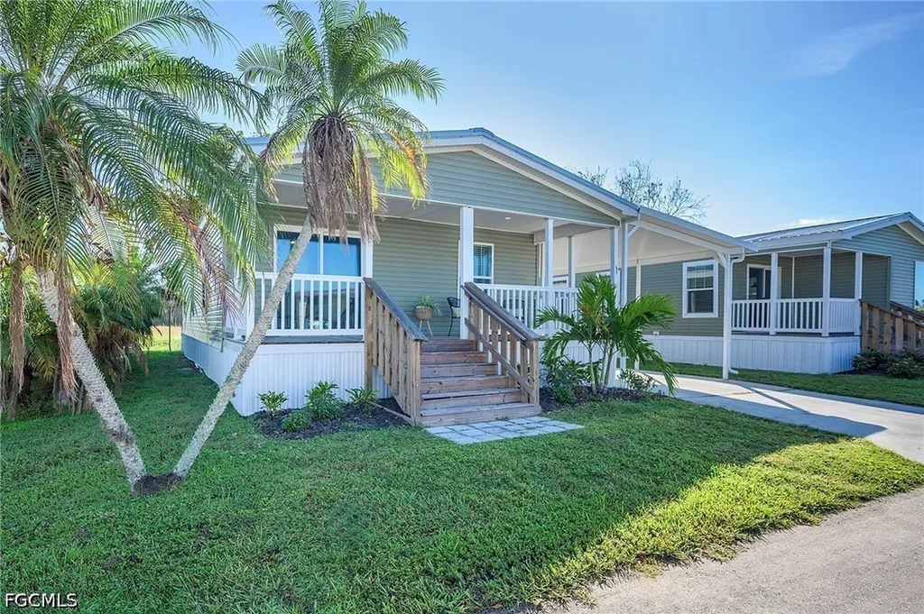 93 Poinsettia Drive Fort Myers FL 33905