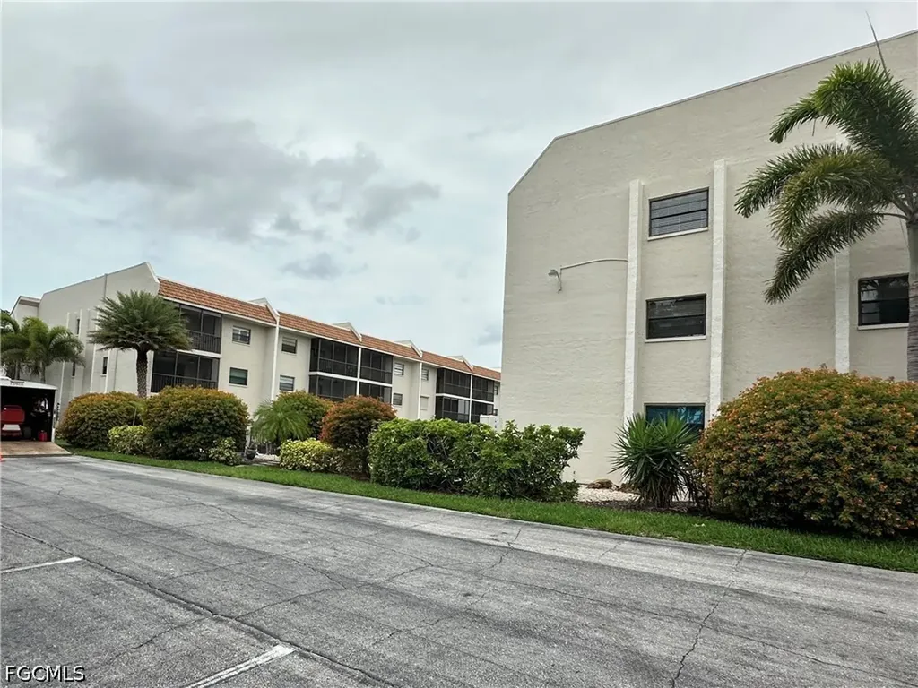 9395 Pennsylvania Avenue Bonita Springs FL 34135
