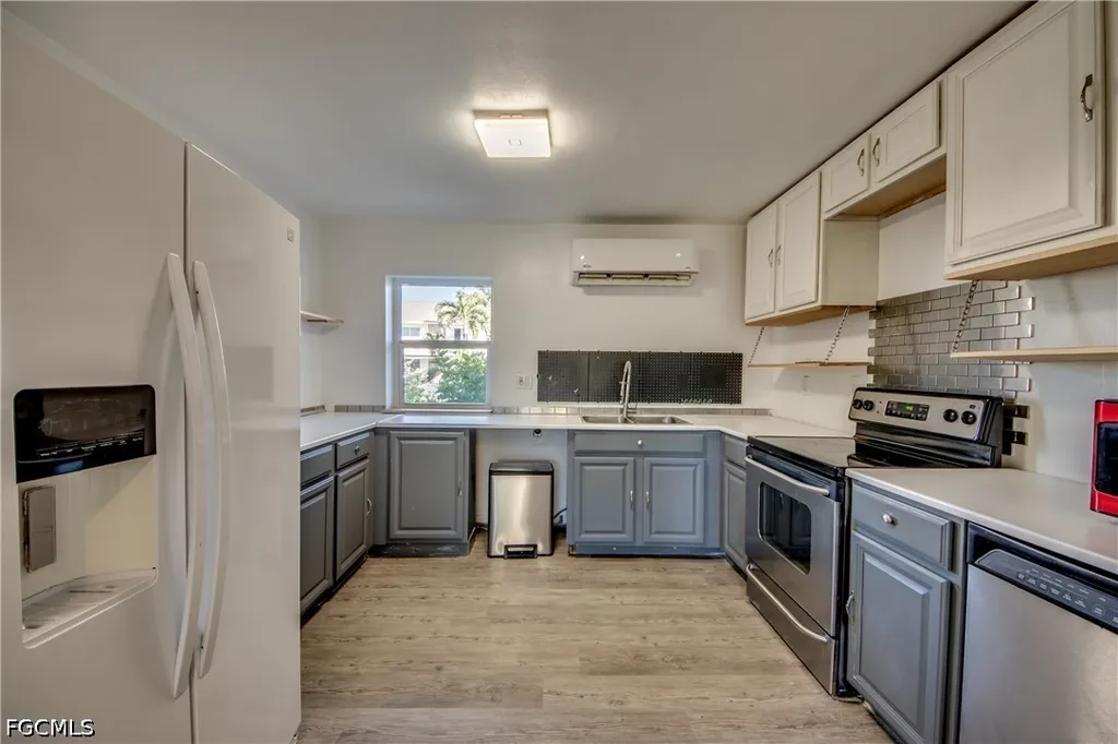 1112 SE 39th Terrace Cape Coral FL 33904