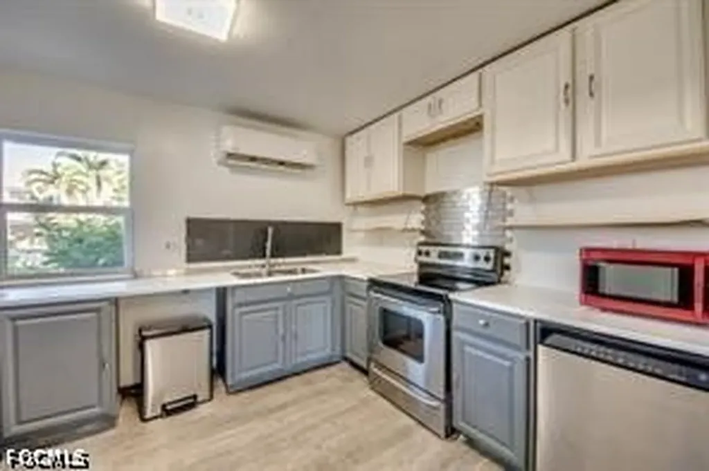 1112 SE 39th Terrace Cape Coral FL 33904