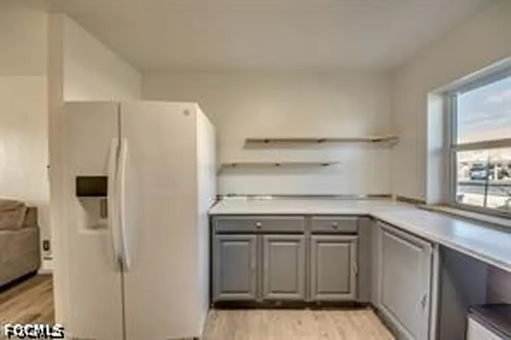 1112 SE 39th Terrace Cape Coral FL 33904