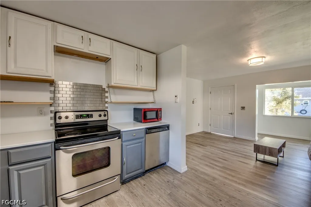 1112 SE 39th Terrace Cape Coral FL 33904